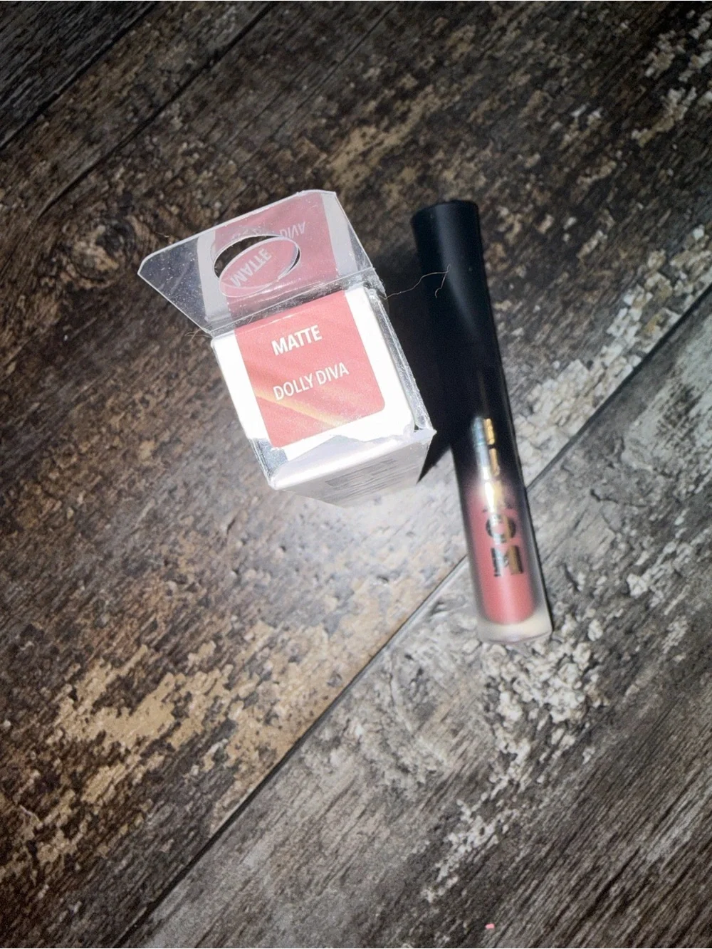 Buxom full on pluming liquid lipstick in Dolly Diva 💋